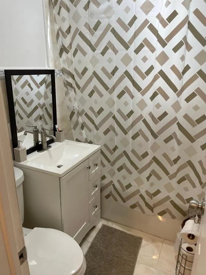 Beautiful Finished Apartment With Lots Of Space & Privacy New York