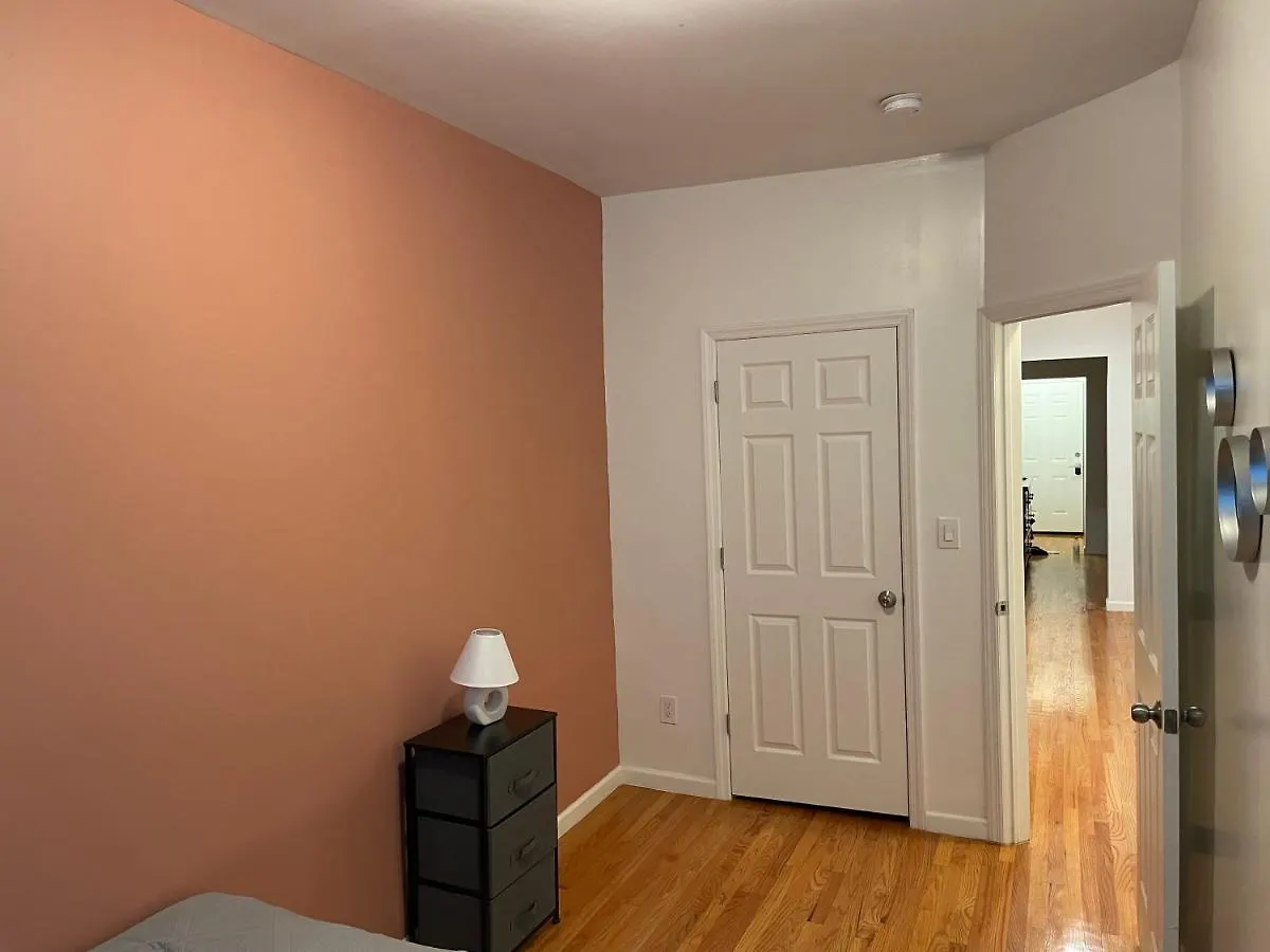 Beautiful Finished Apartment With Lots Of Space & Privacy New York