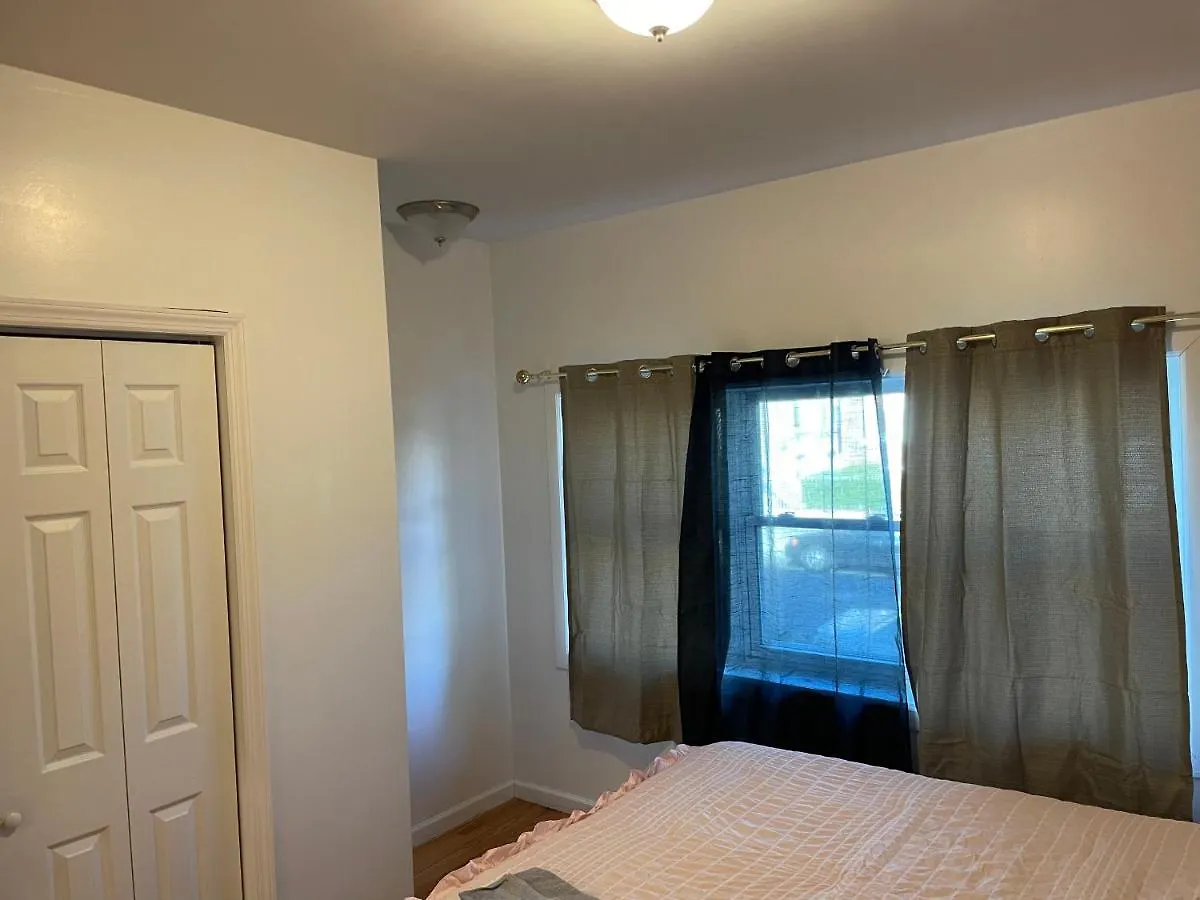 Beautiful Finished Apartment With Lots Of Space & Privacy New York